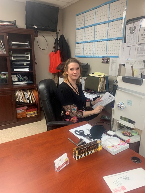 administrative-staff-pic3